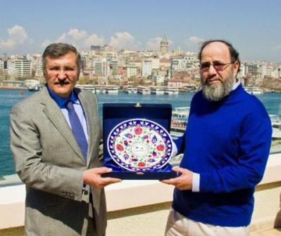 Hali�e Yunuslar Giriyor